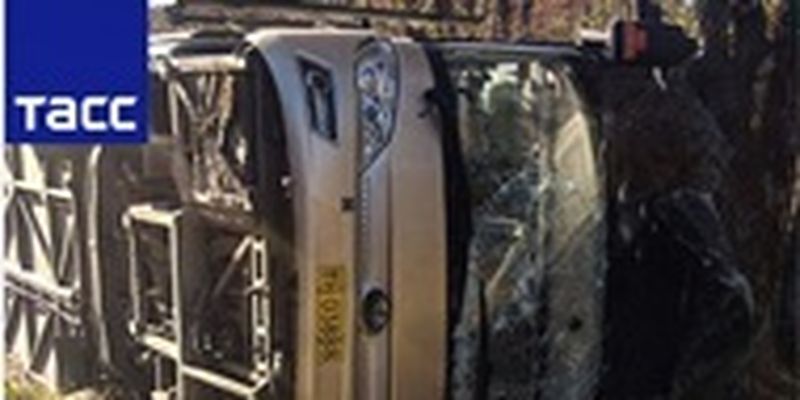В РФ перевернулся туристический автобус: двое погибли, много травмированных