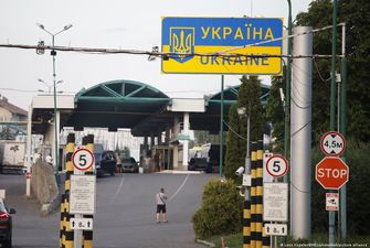 Запрет на выезд мужчин из Украины нарушает Конституцию, — НАПК