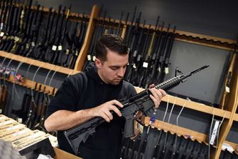 Эстония запрещает владение оружием для россиян