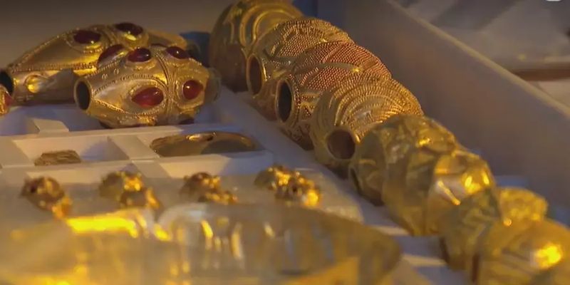 Эстония вернет Украине конфискованные экспонаты "скифского золота"