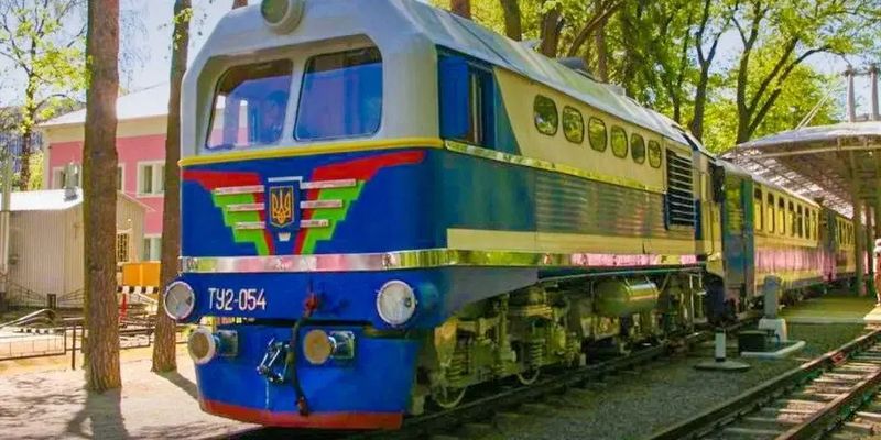 "Укрзализныця" открывает движение поездов на детских железных дорогах