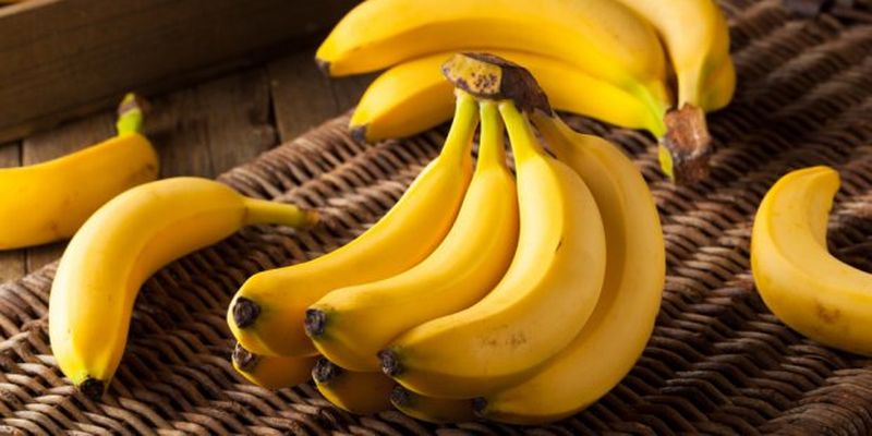 Врачи рассказали, кому нельзя есть бананы