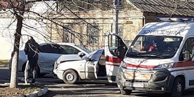 ДТП в Херсоне: на опасном перекрестке столкнулись две легковушки