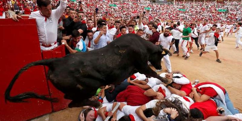В Іспанії в рамках фестивалю Сан-Фермін пройшов фінальний забіг з биками