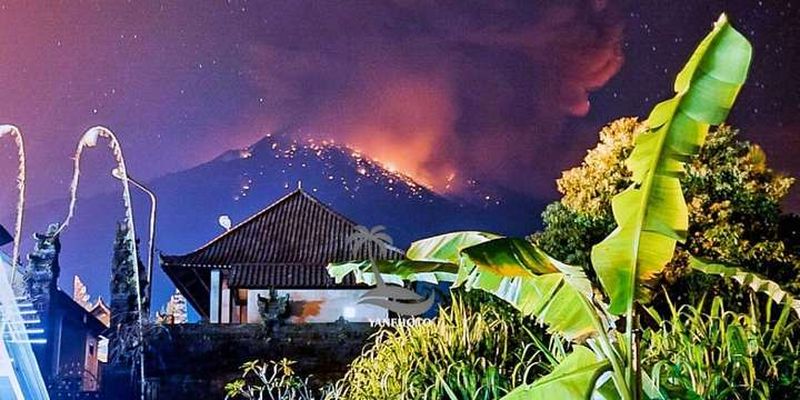 На Балі сталося виверження вулкану: відео