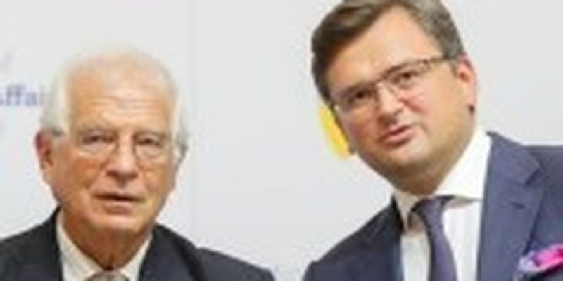 Кулеба та Боррель провели телефонну розмову: обговорили санкції проти Росії