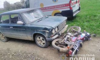 П'яний водій мопеда зіткнувся з ВАЗом: постраждали двоє дітей