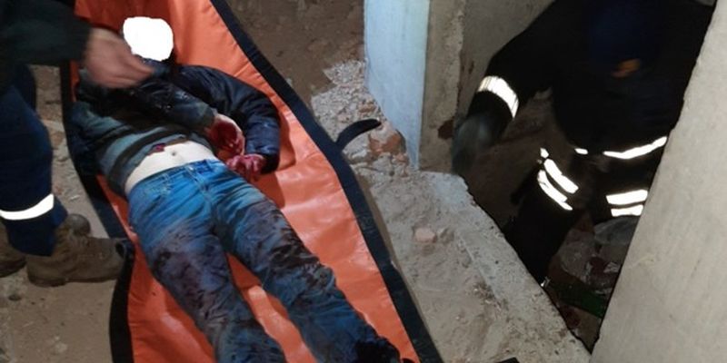 В Кропивницком юноша упал в шахту лифта: появились фото