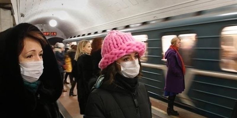 В метро Киева резко выросло число оштрафованных за проезд без маски