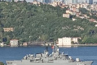В Черное море зашли два турецких фрегата и подводная лодка