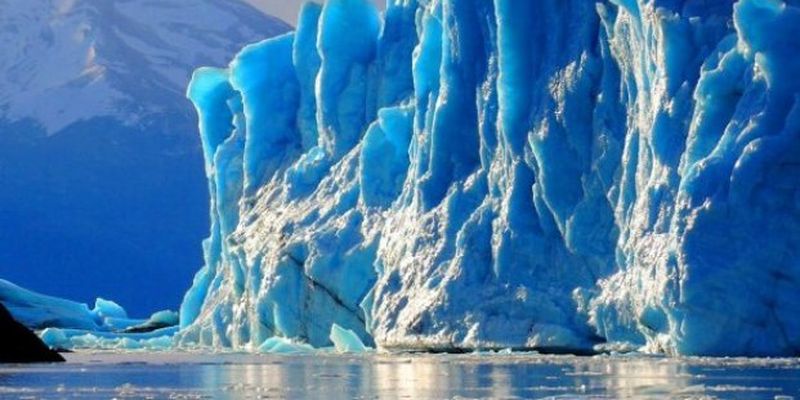 Под растаявшим ледником в Антарктиде ученые обнаружили загадочные столбы