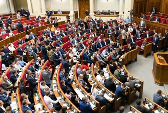 Почти всем не нравится: какое будущее у закона об особом статусе Донбасса