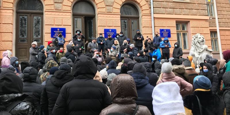В Черновцах протестуют предприниматели против карантинных ограничений
