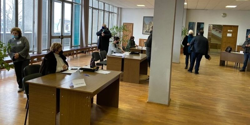 На выборах президента «Могилянки» украли ящик для голосования