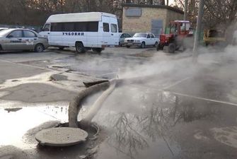Вдруге за добу. У Києві стався новий прорив труби з гарячою водою