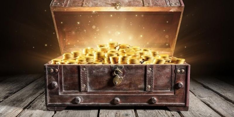 Семья из Франции обнаружила золотые монеты и сказочно разбогатела - как они нашли клад