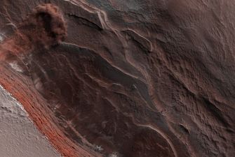 NASA показало гигантскую ледяную лавину на Марсе
