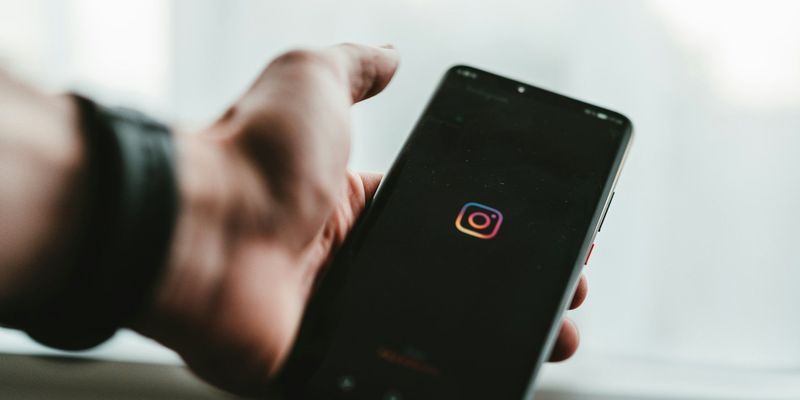 Instagram розмиватиме оголеність у приватних повідомленнях, щоб захистити підлітків-користувачів