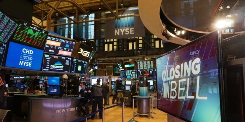 Мировые рынки падают второй день подряд из-за коронавируса - Bloomberg