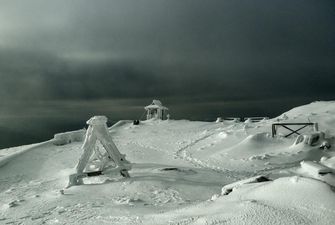 Появилось фото настоящей "зимы" в Карпатах