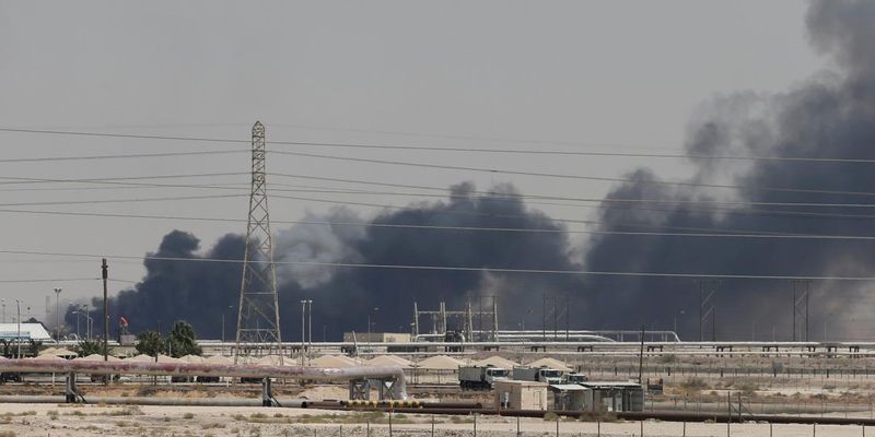 Саудівська Аравія та США допускають "атаку у відповідь" через напад на нафтовий завод - WSJ