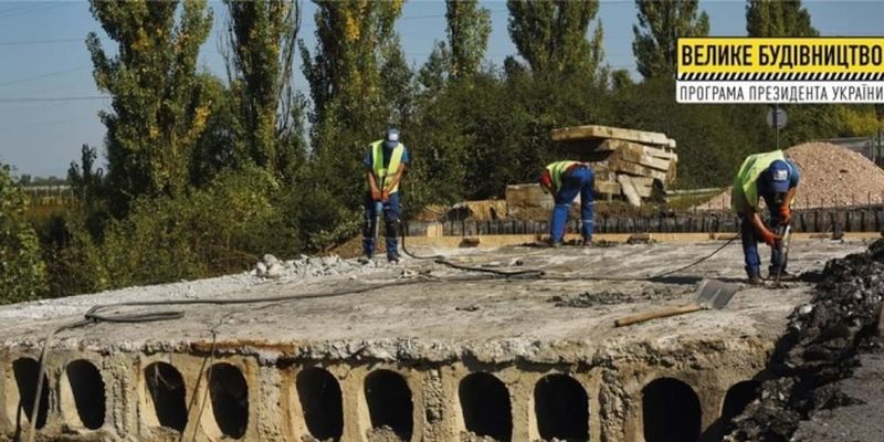 На трассе Киев-Чоп восстанавливают два моста в направлении венгерской границы