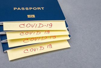 Перша країна в ЄС запускає COVID-паспорти для поїздок