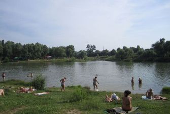 На Луганщине после купания в озере отравились десятки людей: все детали