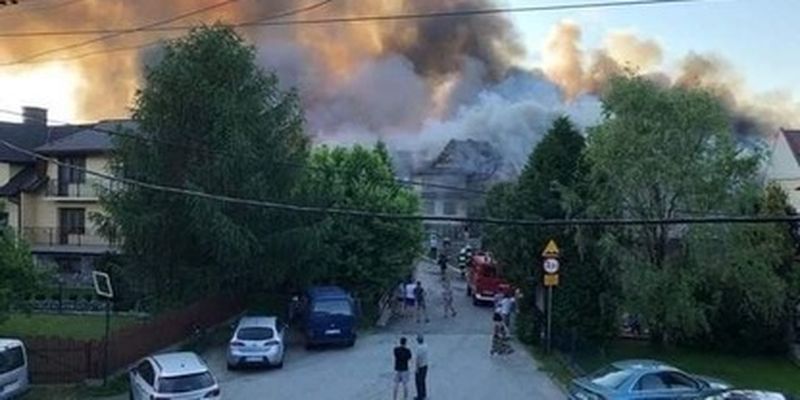 В Польше огонь уничтожил почти все село: фото и видео пожара