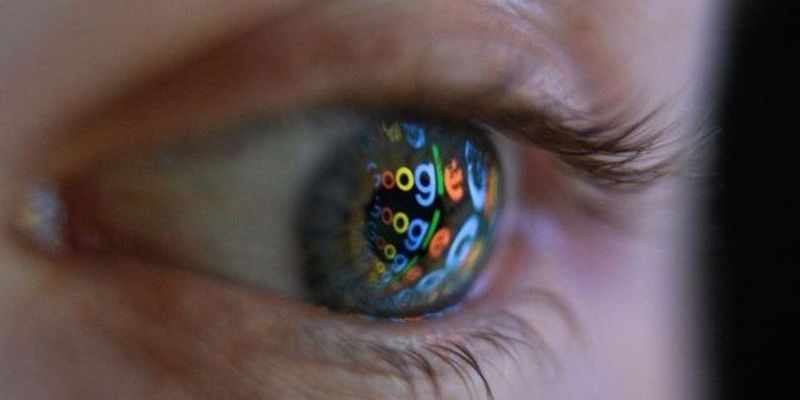 Google и Facebook тайно следят за любителями “клубнички”