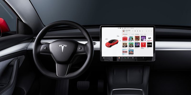 Ради безопасности: хакеры взломали Tesla Model 3 менее, чем за две минуты