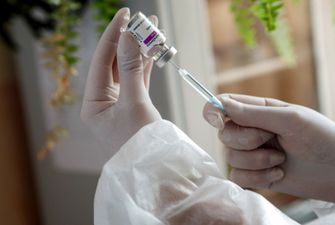 В Польше утвердили третью дозу вакцины против COVID-19