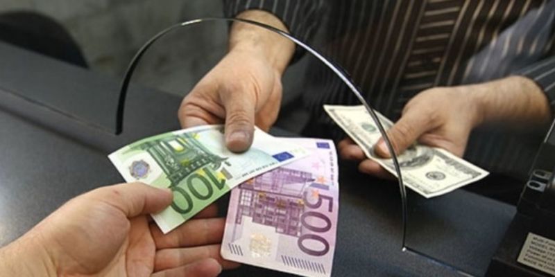 Украинцы смогут обменять наличную гривню на евро в бельгийских банках