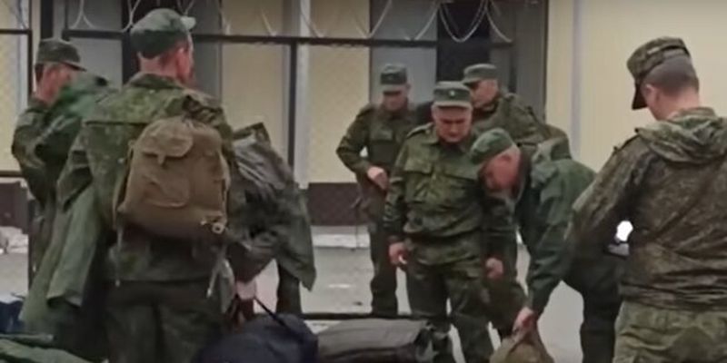 Оккупанты отомстили крымским татарам за отказ чинить военную технику: что произошло