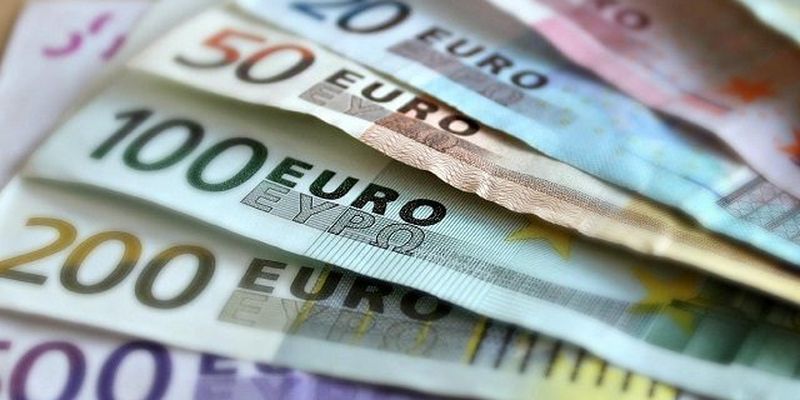 Євро продовжує невпинно дорожчати: курс валют в Україні на 26 січня