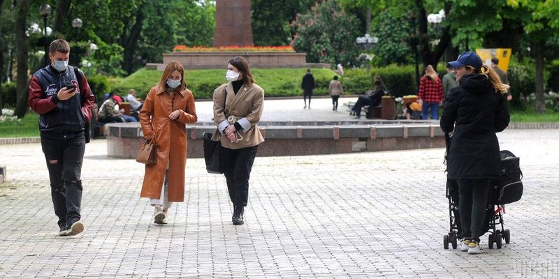 Пандемія COVID-19 в Україні повільно згасатиме до кінця червня – науковці