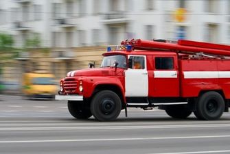 Киев получил от Германии и Польши партию пожарных машин и карет скорой помощи
