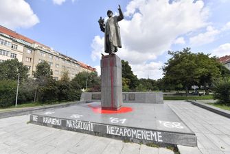 Втомилися відмивати: Чехія пропонує Росії забрати пам’ятник радянському маршалу