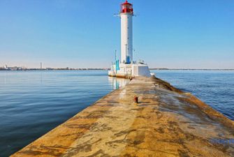 Воронцовский маяк и Одесский порт получили статус туристических объектов
