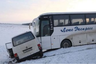 Донецкий автобус врезался в микроавтобус под Ростовом