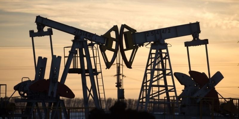 Цены на нефть стабилизировались после обвала накануне