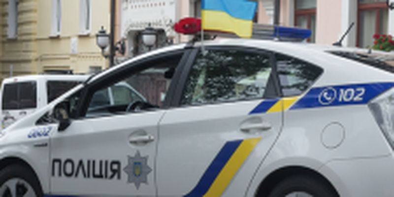 Из-за разговора по мобильному: в Киеве мужчина выстрелил в водителя автобуса