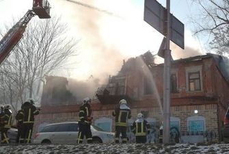 В центре Киева рядом с Андреевским спуском вспыхнуло здание: что известно