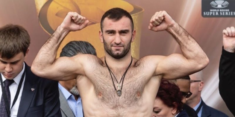 Гассиев травмировал плече и его дебют в супертяжелом весе отложен