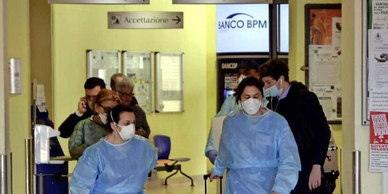 В Италии от коронавируса умерли 10 человек: трое пенсионеров скончались за последние пару часов