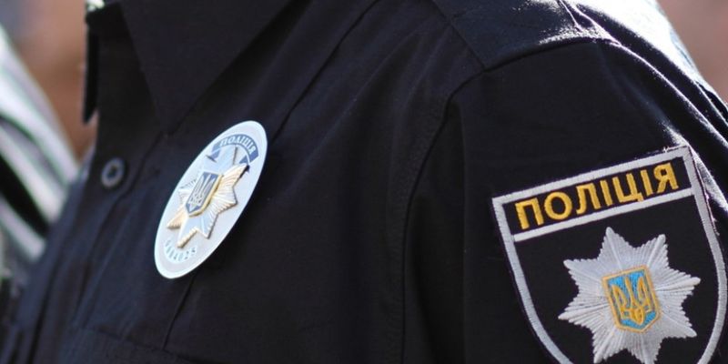 В Мелитополе домашний насильник при задержании ранил ножом полицейского