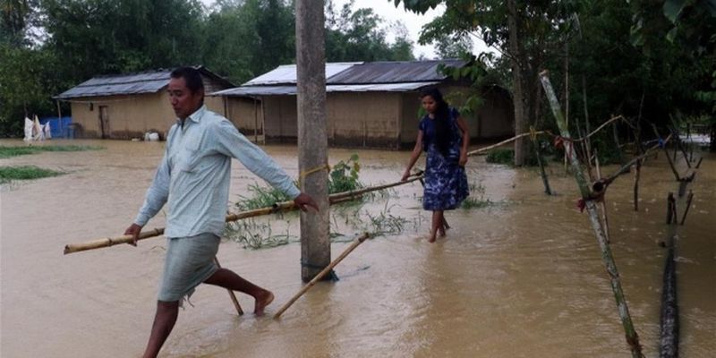 Количество погибших от наводнений в Индии достигло почти 150
