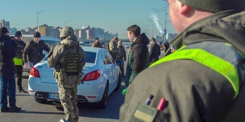 У Києві можуть знову з'явитися мобільні блокпости та посилять перевірки документів