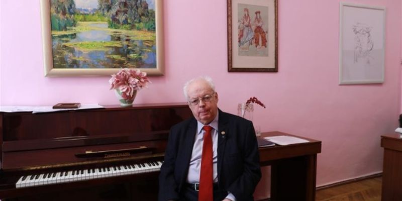Украинский композитор посвятил песню китайским медикам