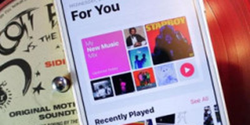 Apple обвиняют в продаже пиратской музыки
